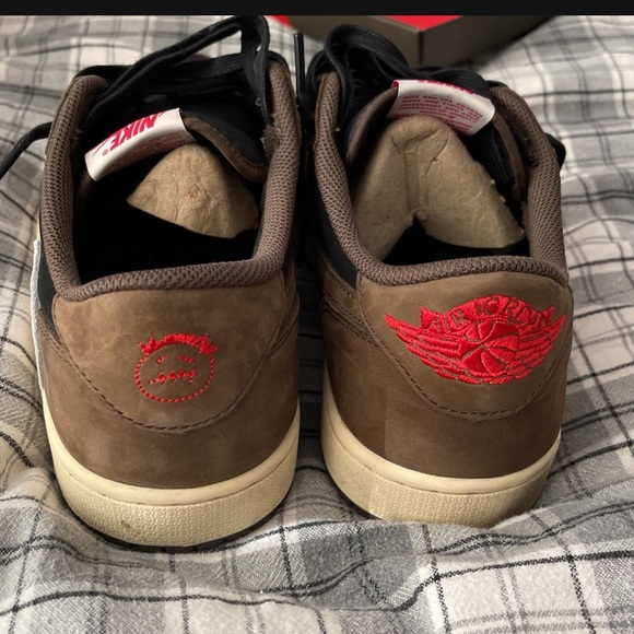 Travis Scott x Air Jordan 1 Low “Mocha” worn before but in great condition